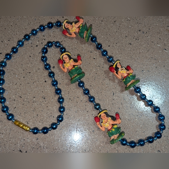 EVC HAWAIIAN GIRL MARDI GRAS NECKLACE - Picture 2 of 5